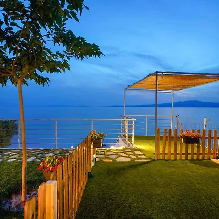 En Plo Case de vacanță *